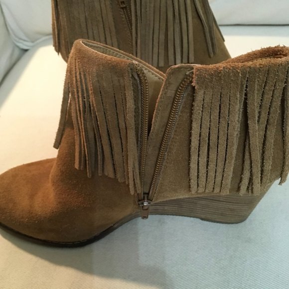 Lucky Brand Yachin Leather Fringe Boots - Picture 3 of 9
